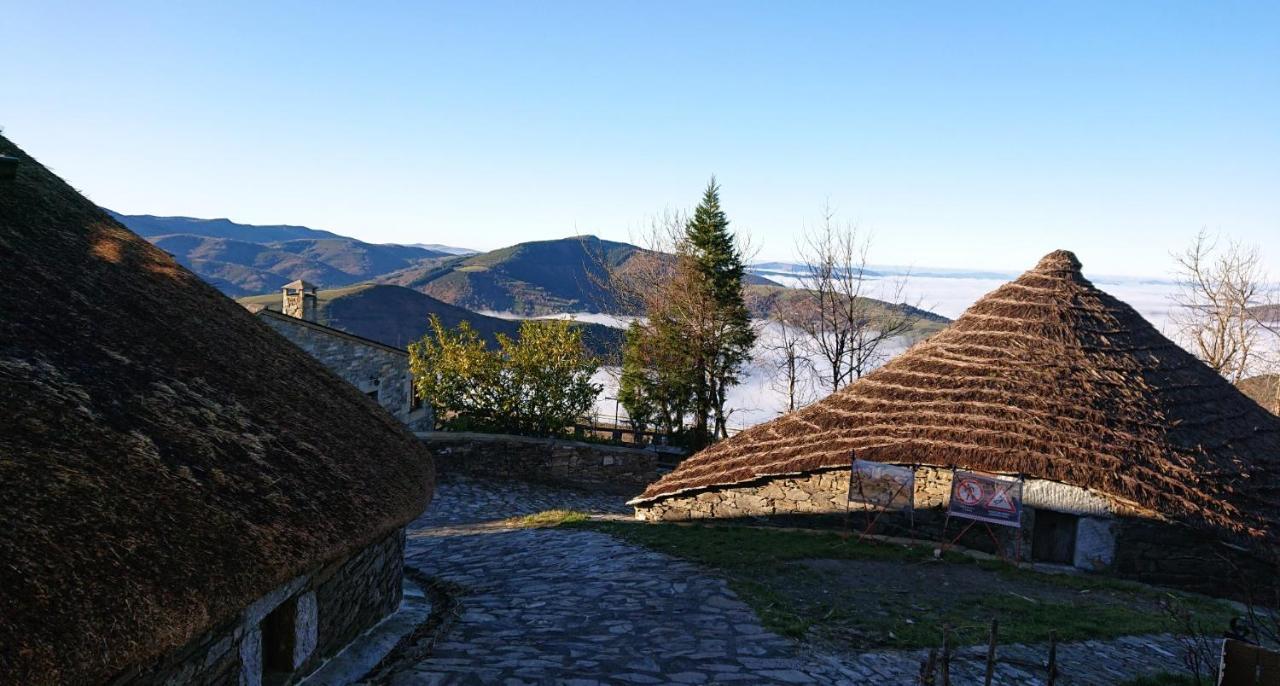 O Cebrero Casa Antonヴィラ エクステリア 写真